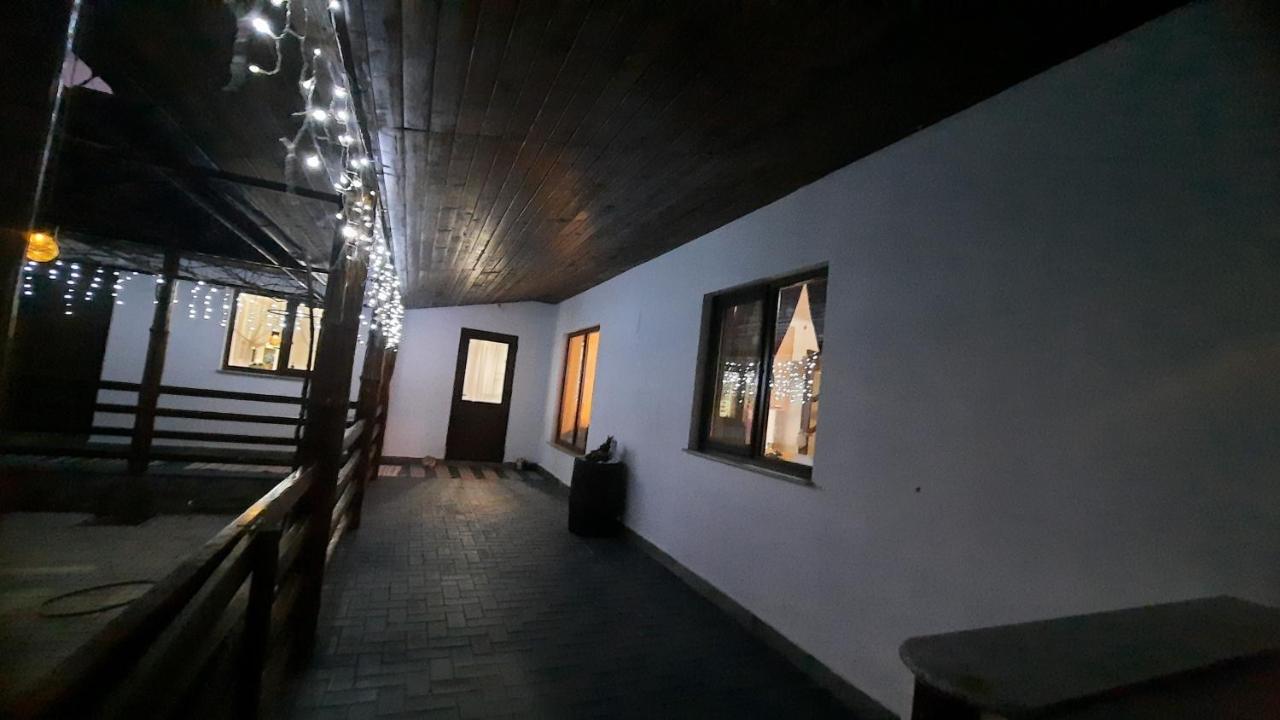 Casuta Din Deal Târgu Neamţ Bagian luar foto