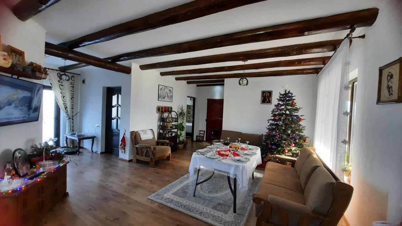 Casuta Din Deal Târgu Neamţ Bagian luar foto