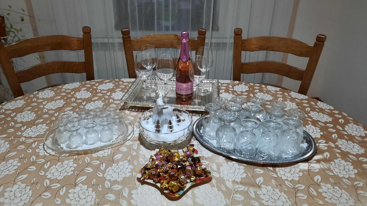 Casuta Din Deal Târgu Neamţ Bagian luar foto
