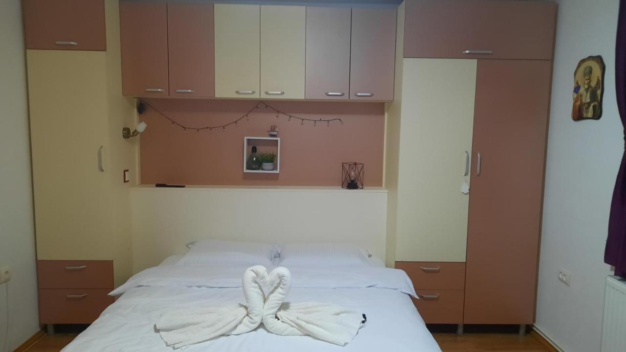 Casuta Din Deal Târgu Neamţ Bagian luar foto